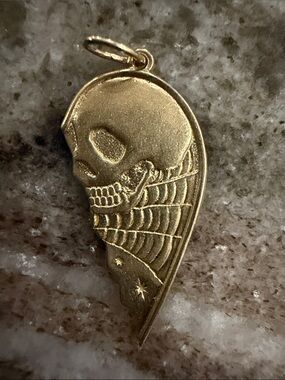 Catbird Phoebe Bridgers Kissing Skulls Charm 14k gold left side ONLY